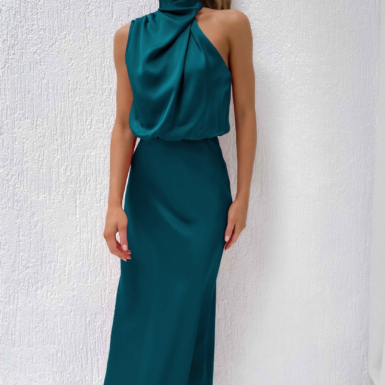 Tyra | Elegantes Abendkleid mit Halterneck