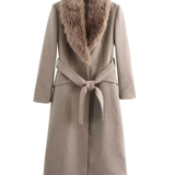 Elara | elegantan dugi kaput sa mekom krznenom kragnom