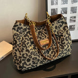 Leoparden - Tasche mit Wildleder-Muster