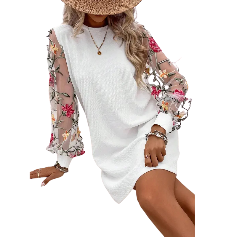 LUCY – Vestido con mangas obispo y bordado floral