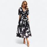 Elly | Charmantes Kleid mit V-Ausschnitt