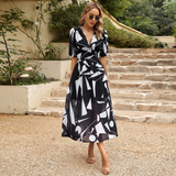 Elly | Charmantes Kleid mit V-Ausschnitt