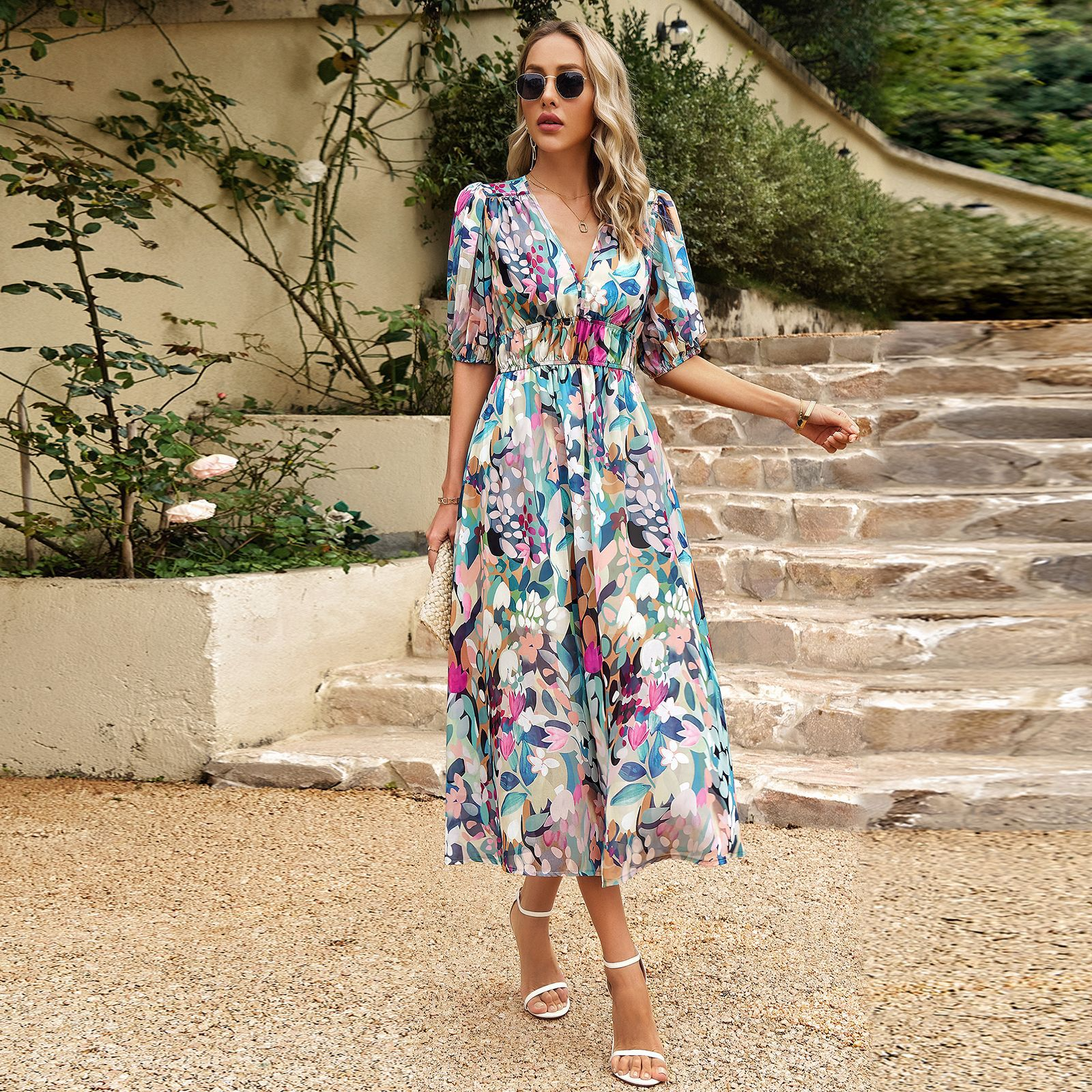 Elly | Charmantes Kleid mit V-Ausschnitt
