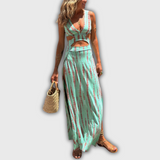 Bianca – Vestido con Escote Profundo y Cortes