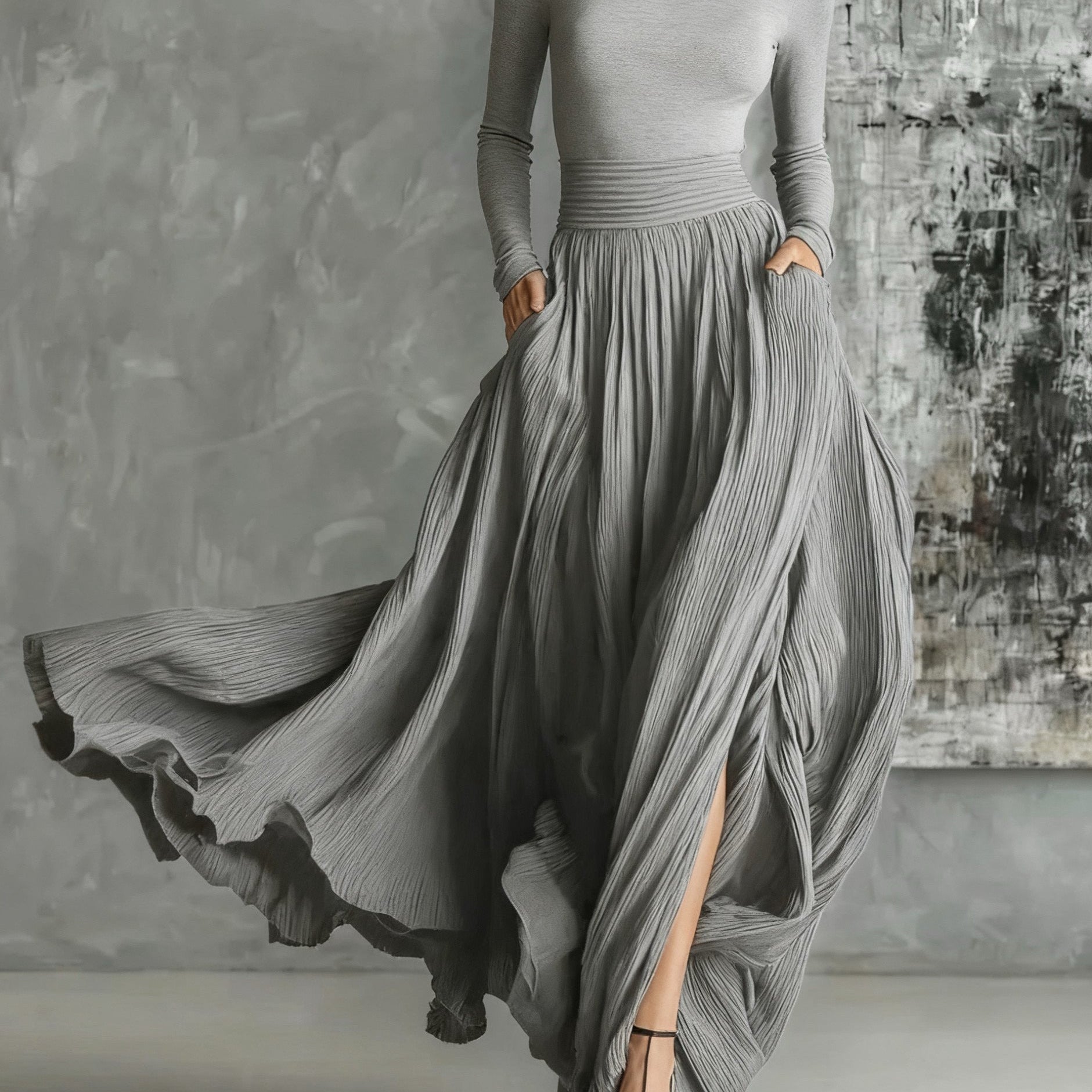 Soraja - Set plisirane suknje i crne uske majice sa dugim rukavima