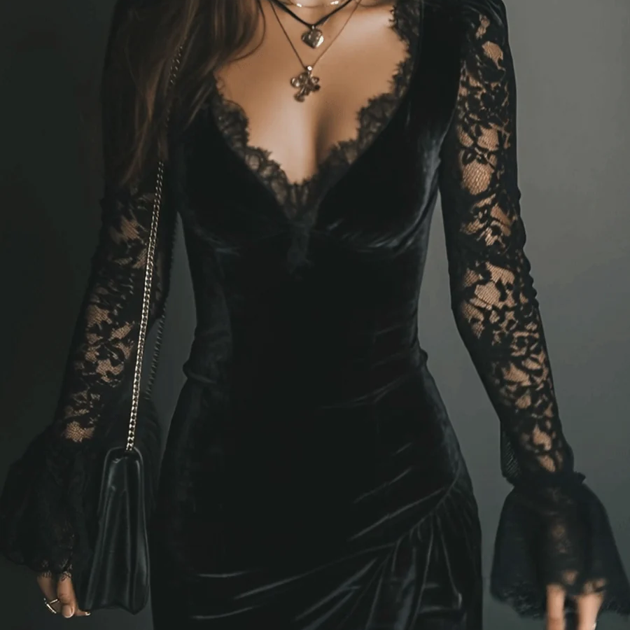 Luna | Mini haljina od somota sa čipkastim detaljima