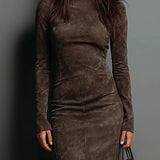 Auriane | Midi-Suede-Kleid mit hohem Kragen