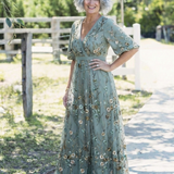 Élodie | Maxikleid mit V-Ausschnitt und Stickerei