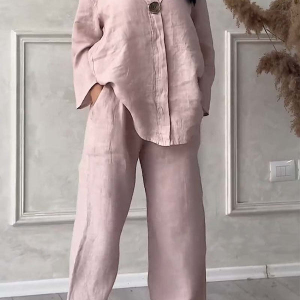 Dvodijelni set od pamuka i lana, ukrašen ležernim dugmadima